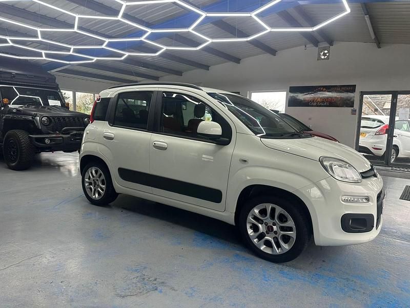 Used Fiat Panda Lounge 85 HP (62 kW) 2016 White Hatchback