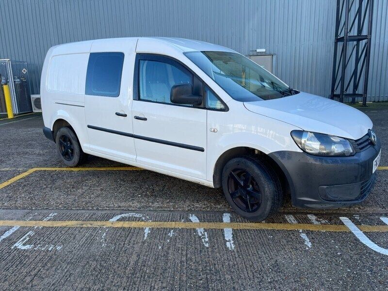 White Used 2013 VW Caddy Maxi MPV | £6,995 - Image 1/4