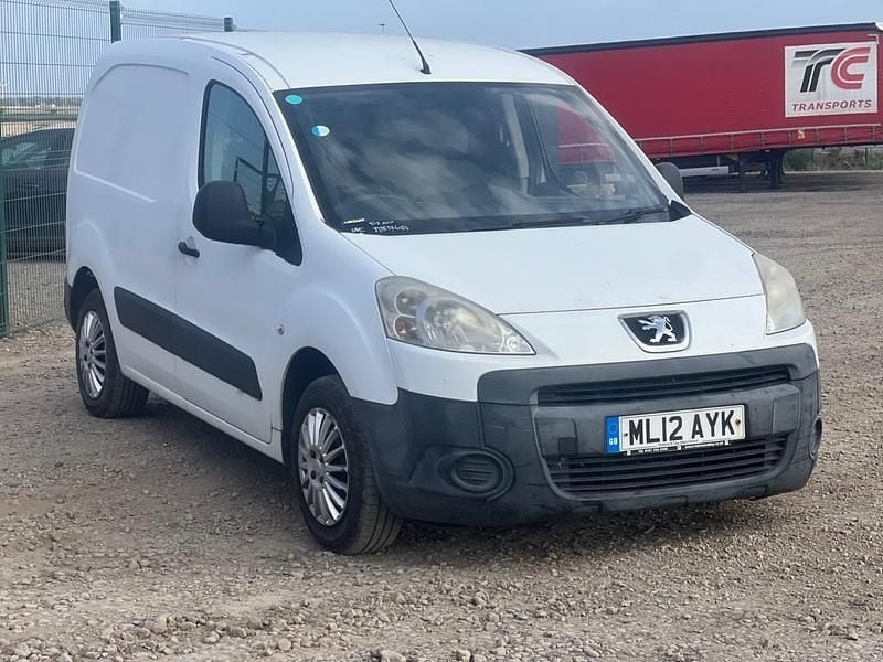 White Used 2012 Peugeot Partner S MPV | £1,490 (Super price) - Image 1/4