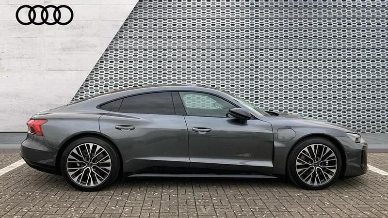 Second-hand Audi e-tron GT quattro Comfort 435 kW (592 CP) 2026 Gri Berlinǎ