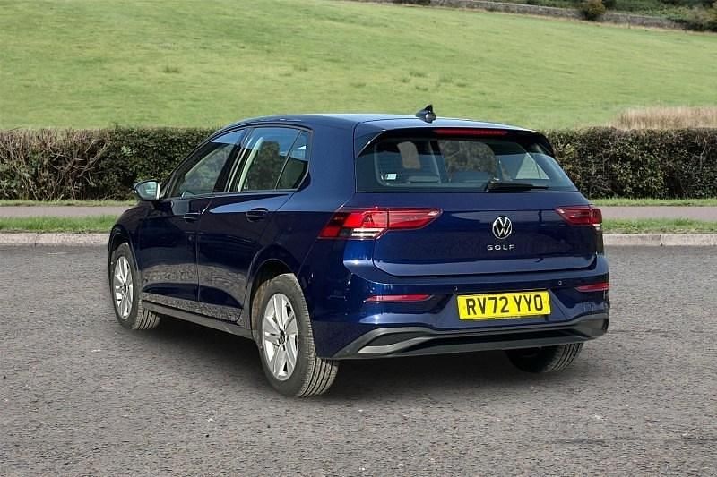 Used VW Golf VIII Life 115 HP (84 kW) 2022 Blue Hatchback