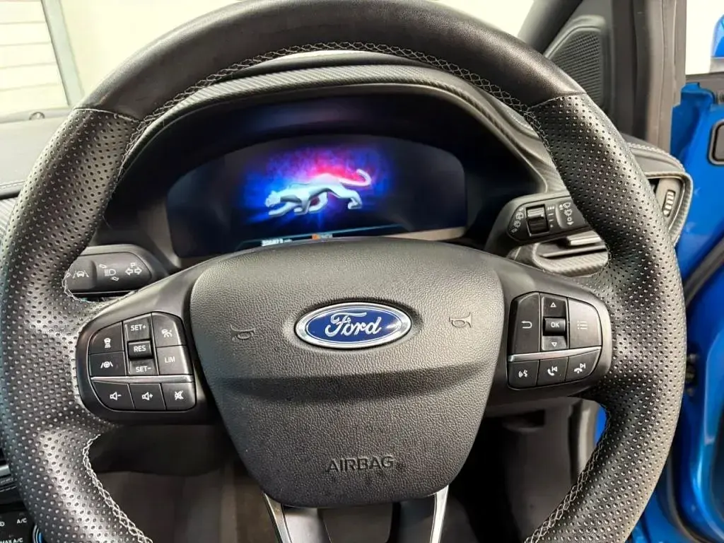 Begagnad Ford Puma ST-Line 2024 Blå SUV