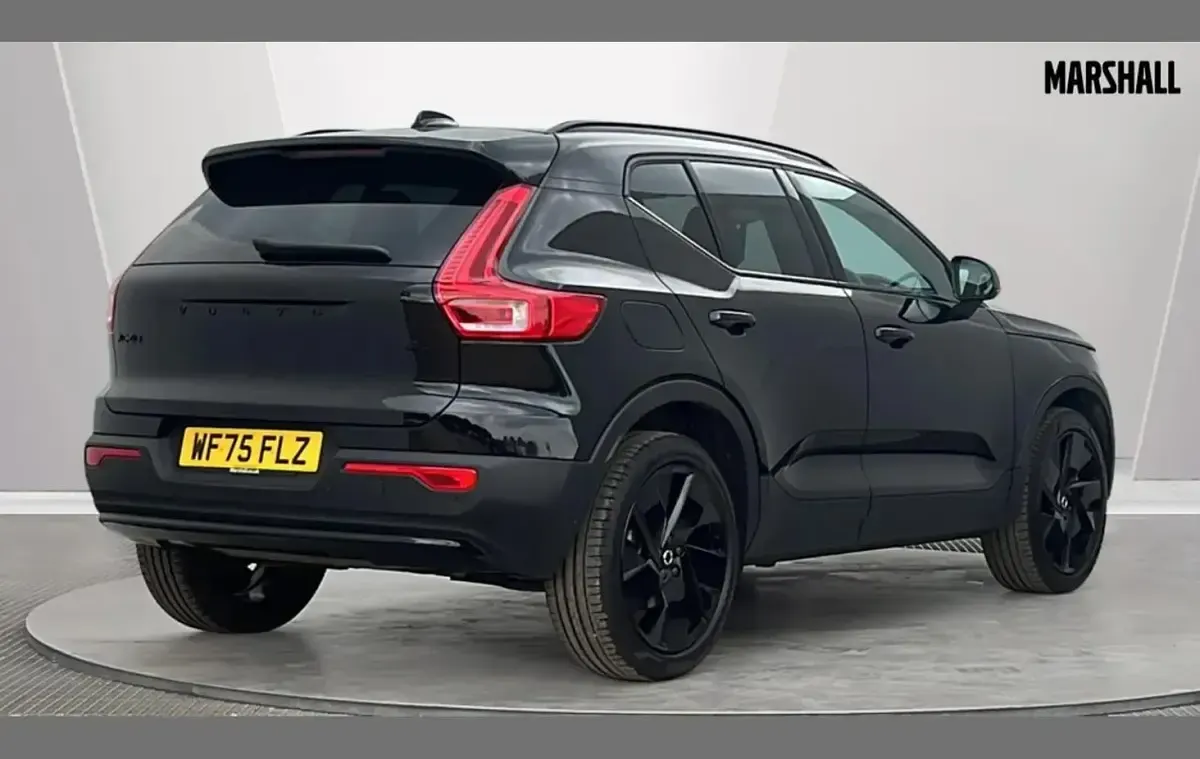 Used Volvo XC40 Plus 194 HP (142 kW) 2025 Black SUV