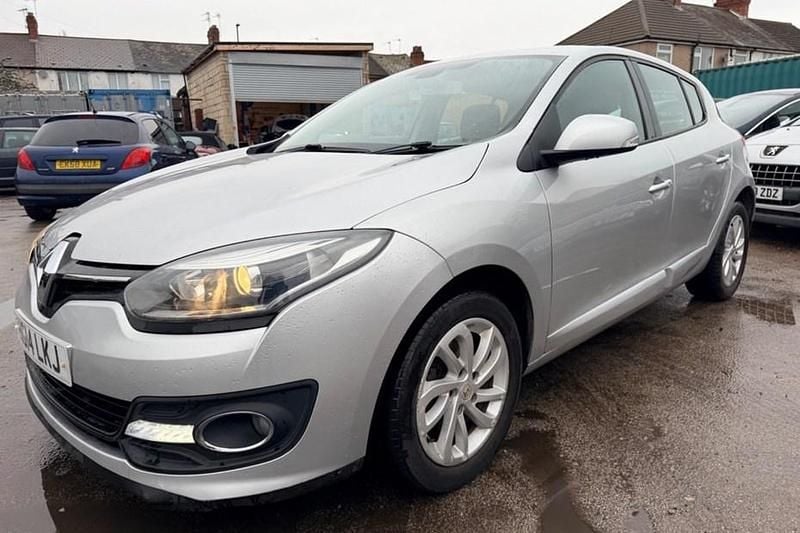 Used Renault Mégane III Dynamique 110 HP (80 kW) 2014 Silver Hatchback