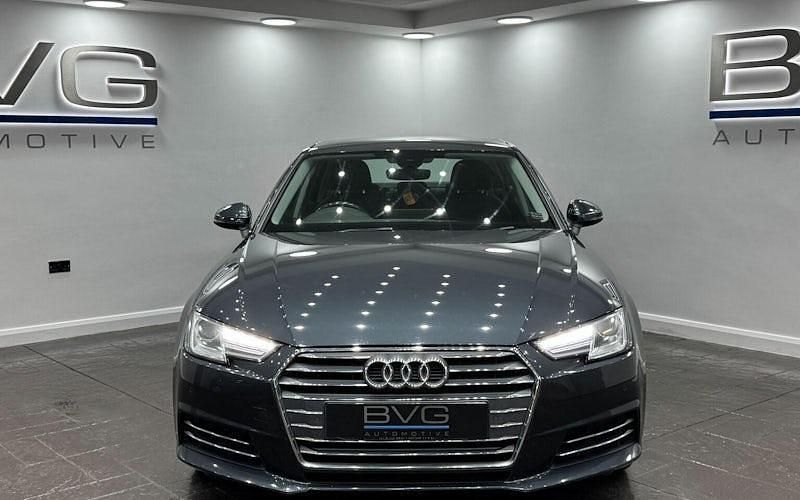 Usado Audi A4 190 HP (139 kW) 2017 Cinzento Sedan