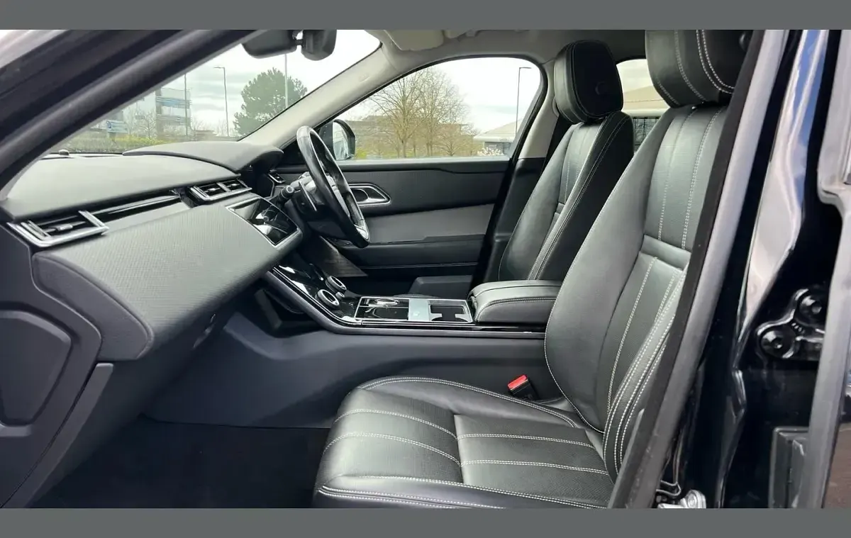 Second-hand Land Rover Range Rover Velar SE Dynamic 249 CP (183 kW) 2019 Negru SUV