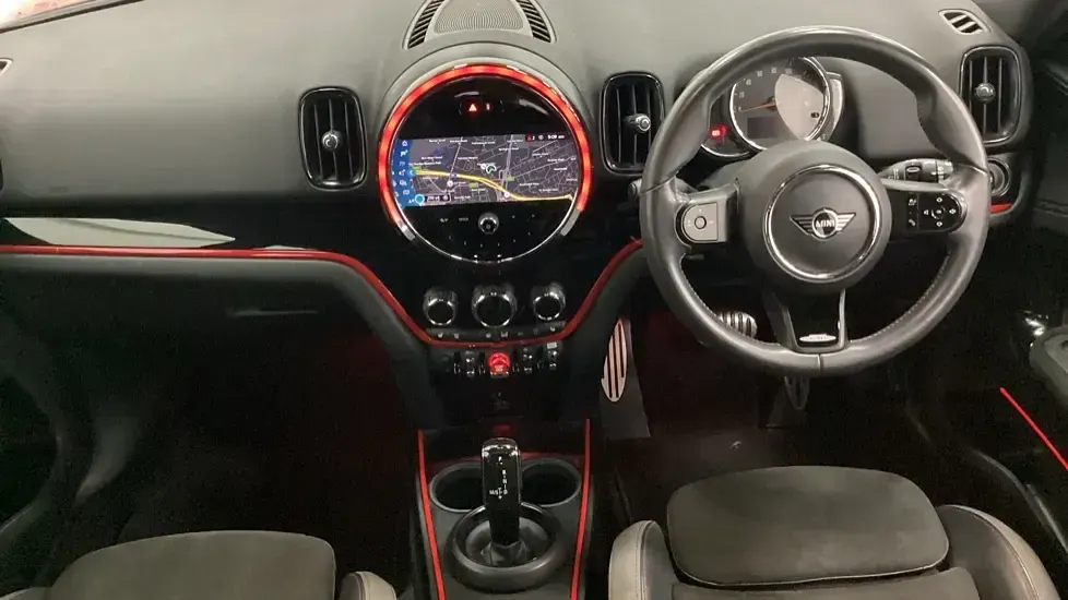 Used Mini Cooper Countryman Sport 134 HP (98 kW) 2022 Red SUV