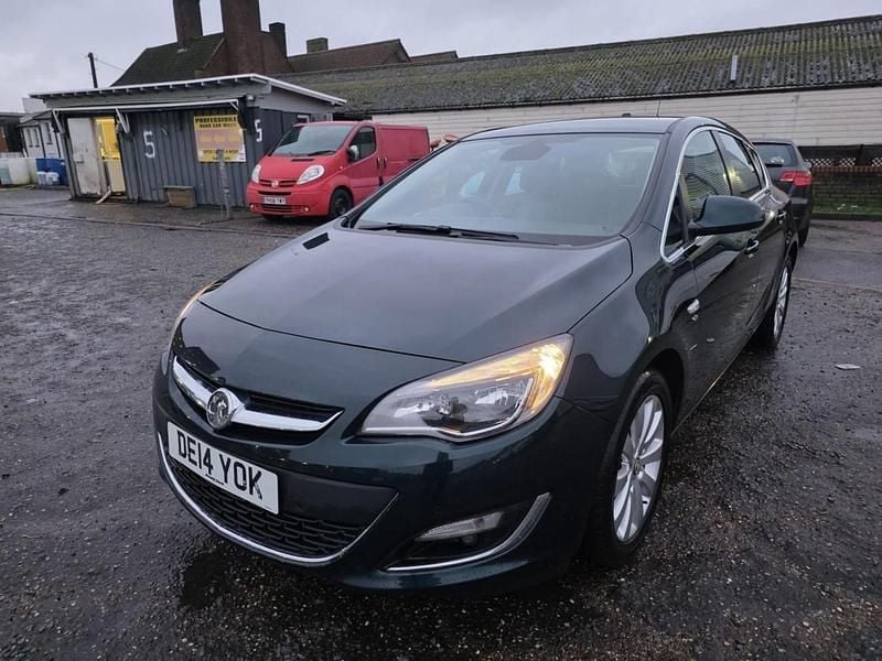 Used Vauxhall Astra Elite 165 HP (121 kW) 2014 Green Hatchback