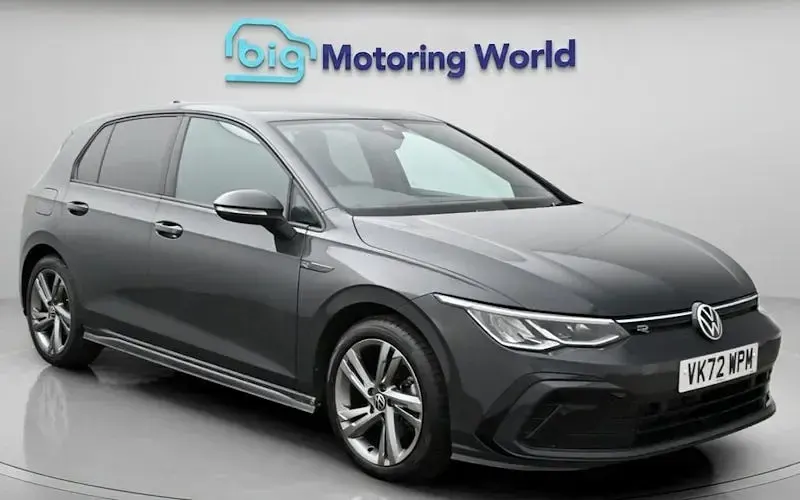 Second-hand VW Golf VIII R-line 150 CP (110 kW) 2024 Hatchback