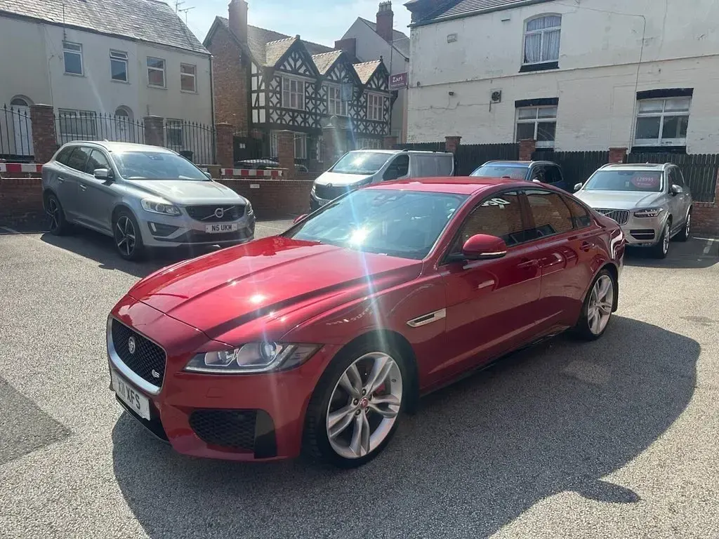Used Jaguar XF S 300 HP (220 kW) 2015 Red Sedan