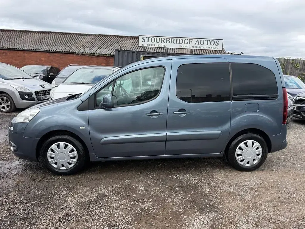 Gebraucht Peugeot TePee S 92 PS (67 kW) 2012 Grau Van / Kleinbus