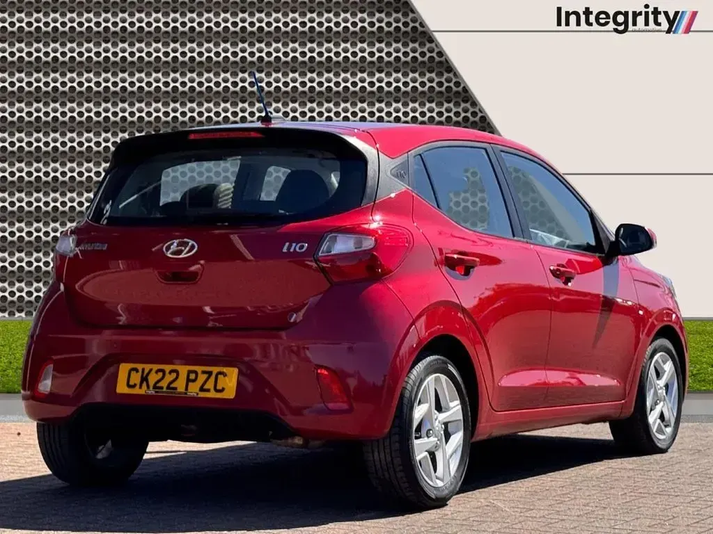 Used Hyundai i10 SE 84 HP (61 kW) 2022 Red Hatchback