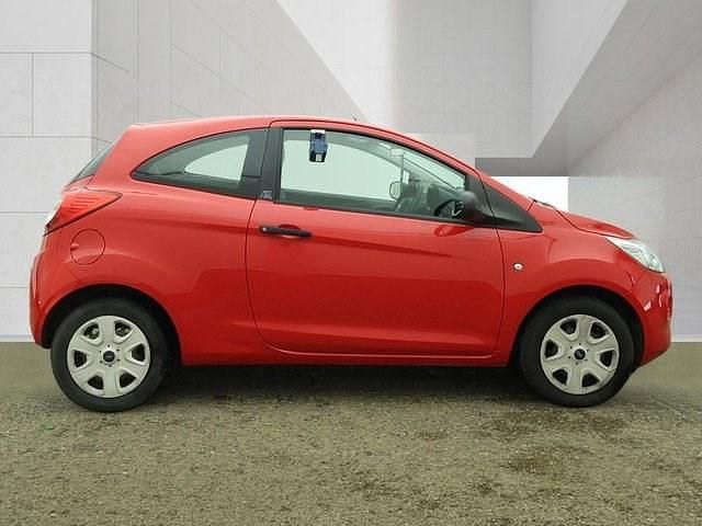 Used Ford Ka Studio 69 HP (50 kW) 2014 Red Hatchback
