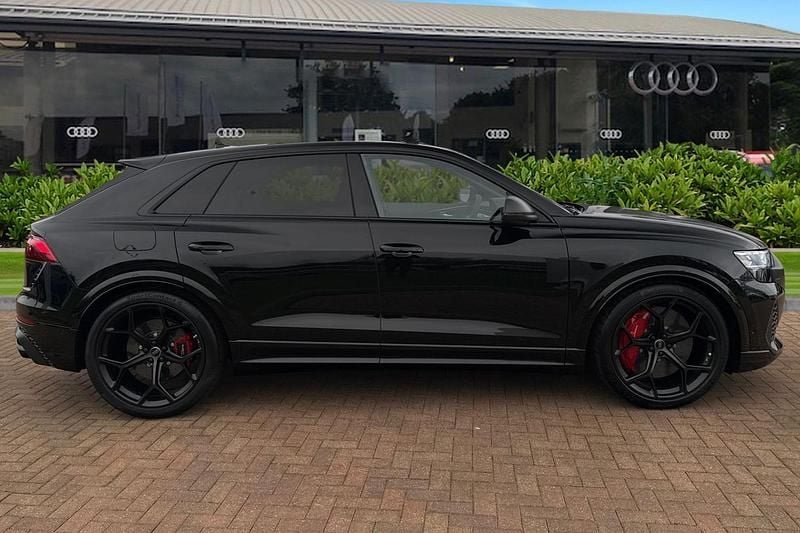 New Audi RS Q8 Performance 2025 Black SUV