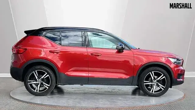 Used Volvo XC40 R-Design 163 HP (119 kW) 2022 Red SUV
