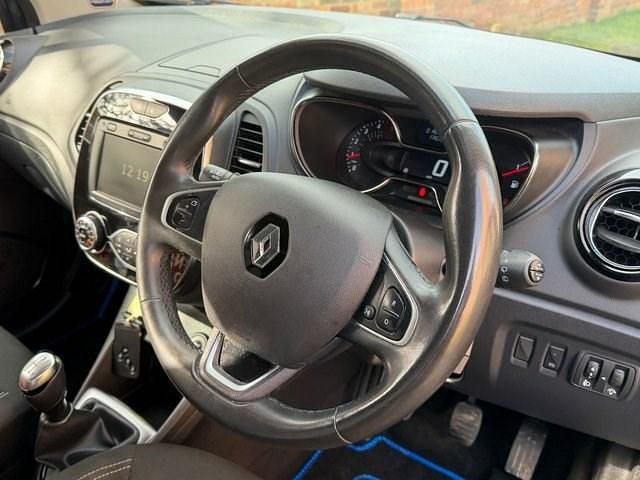 Used Renault Captur Iconic 90 HP (66 kW) 2019 SUV