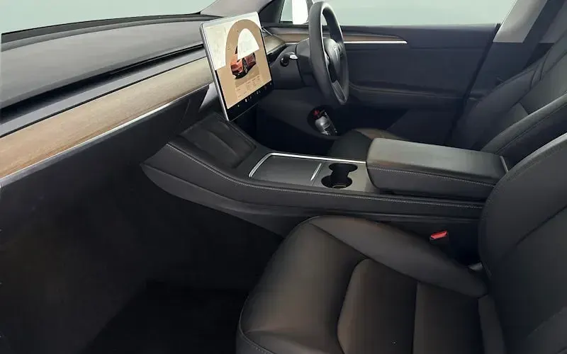 Used Tesla Model Y RWD 254 kW (346 HP) 2024 White SUV