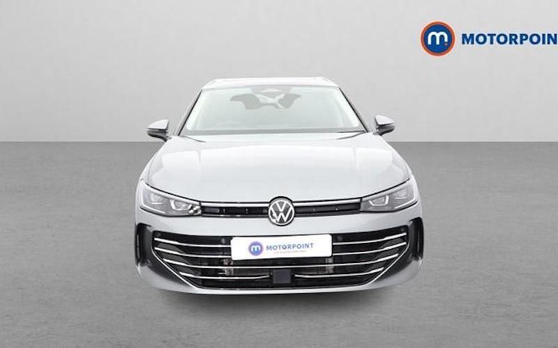 Used VW Passat Elegance 150 HP (110 kW) 2025 Estate
