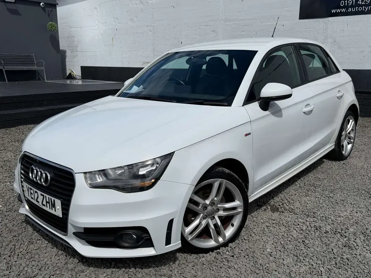 Used Audi A1 S-Line 105 HP (77 kW) 2012 White Hatchback