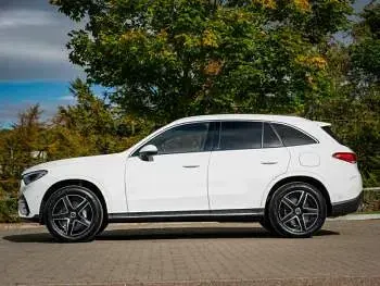 New Mercedes GLC300e AMG line 333 HP (244 kW) 2025 White SUV