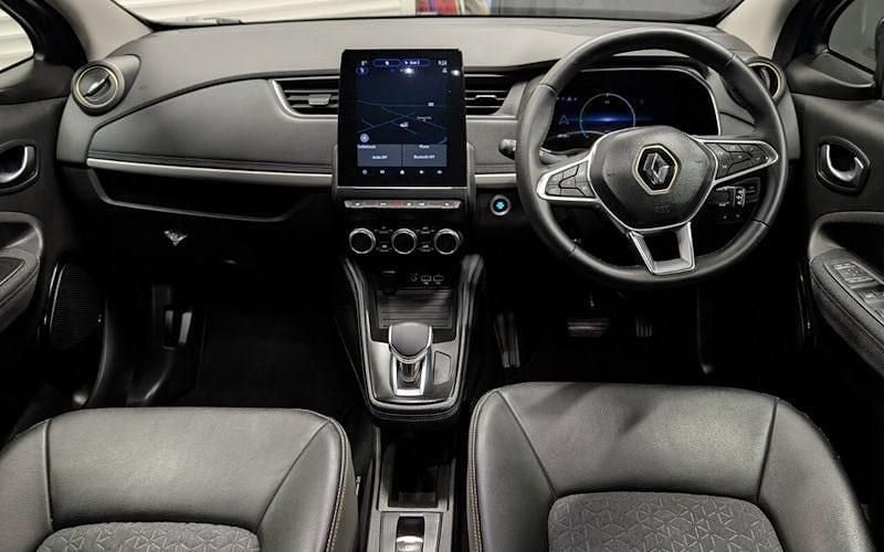 Used Renault Zoe Techno 100 kW (136 HP) 2024 Hatchback