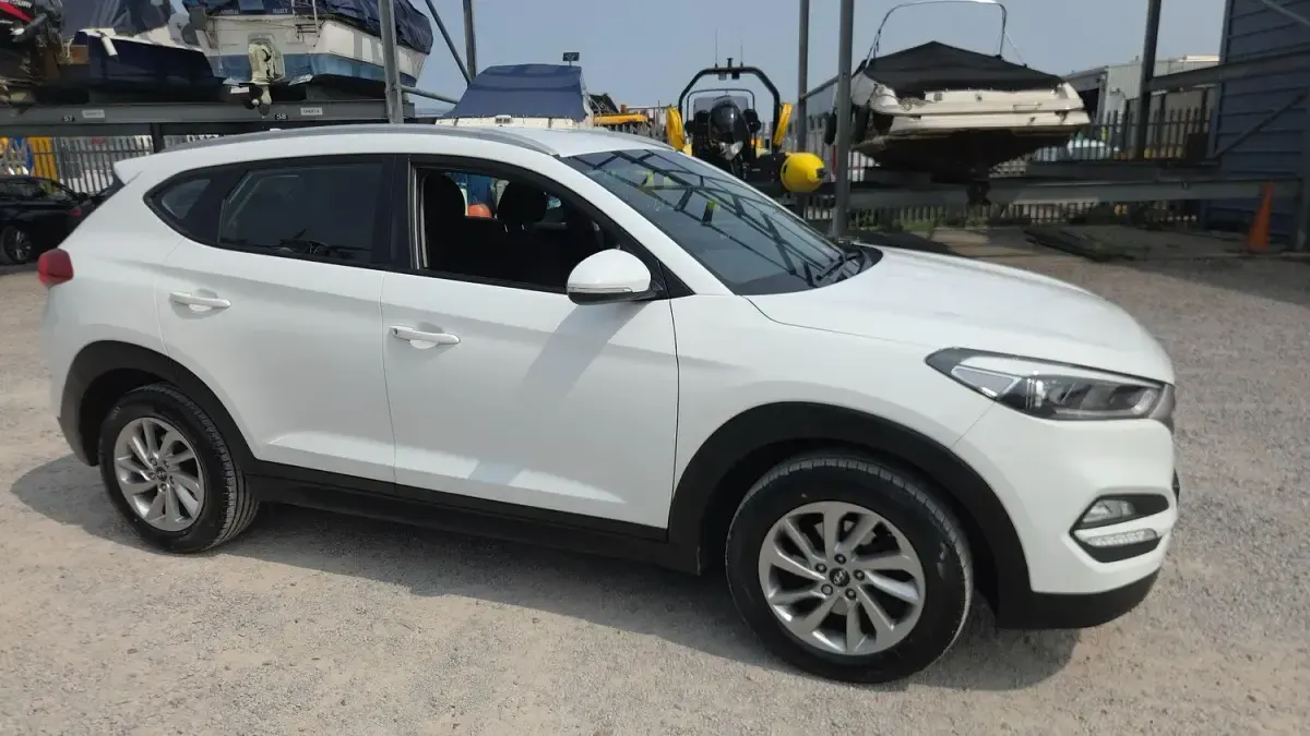 Used Hyundai Tucson SE 116 HP (85 kW) 2016 White SUV