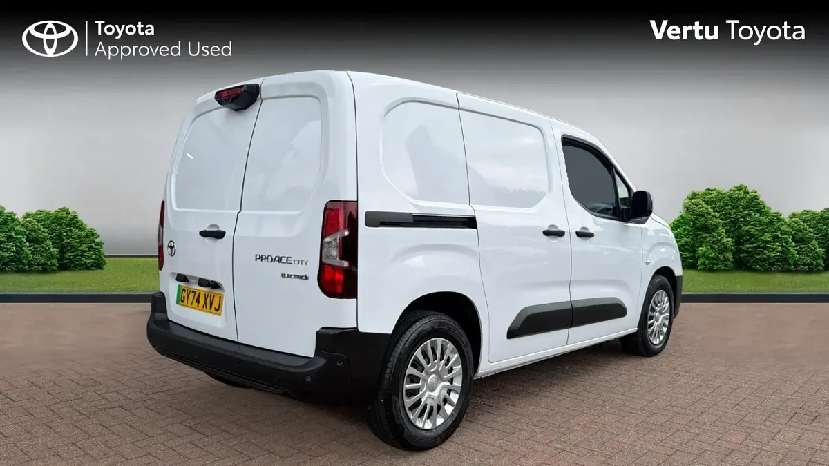 Used Toyota Proace City City 100 kW (136 HP) 2024 MPV
