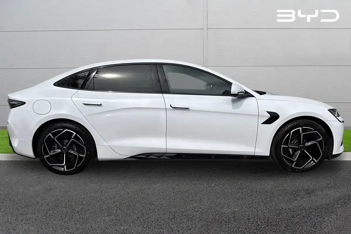 New BYD Seal 389 kW (530 HP) 2026 White Sedan