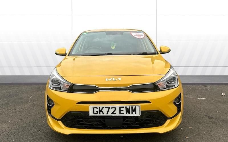 Used Kia Rio 101 HP (74 kW) 2022 Yellow Hatchback