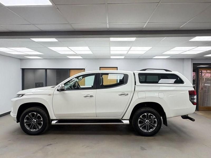 Begagnad Mitsubishi L200 150 HK (110 kW) 2021 Vit Pickup