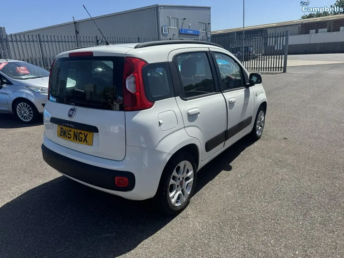 Used Fiat Panda Lounge 69 HP (50 kW) 2015 White Hatchback