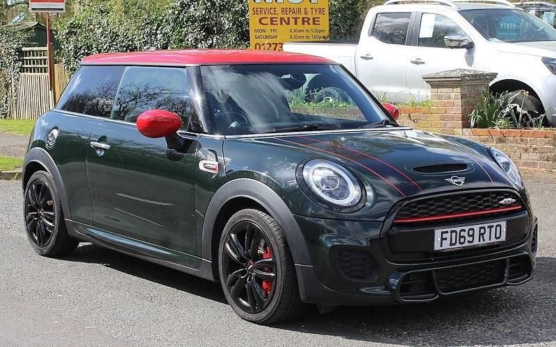 Used Mini John Cooper Works Hatch 231 HP (169 kW) 2020 Green Hatchback