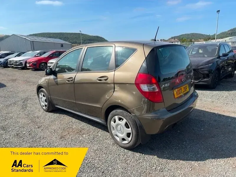 Used Mercedes A160 Classic 95 HP (69 kW) 2012 Brown Hatchback