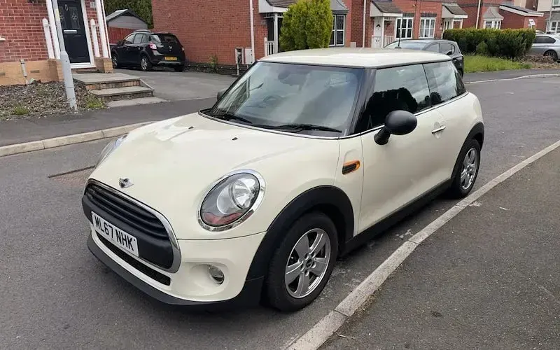 Used Mini ONE Hatch 102 HP (75 kW) 2017 Hatchback