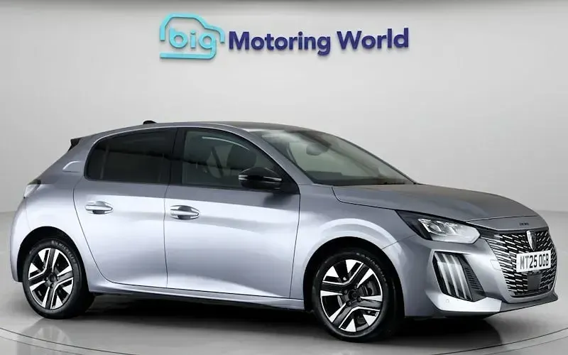 Used Peugeot 208 Allure 101 HP (74 kW) 2025 Hatchback