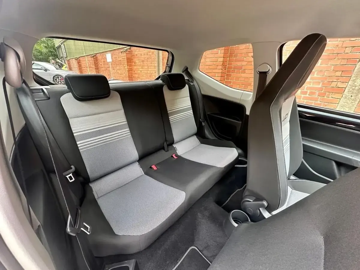 Usado VW up! 2012 Preto Citadino