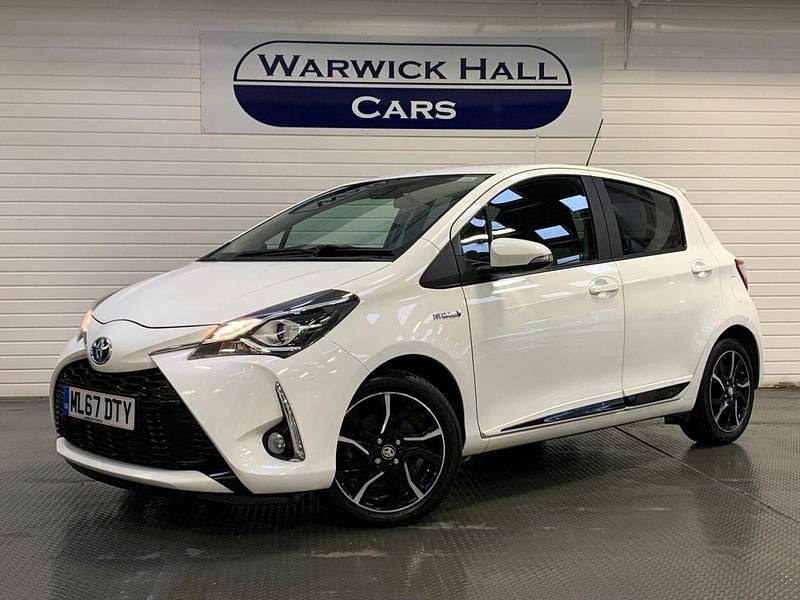Used Toyota Yaris Hybrid Design 2017 White Hatchback