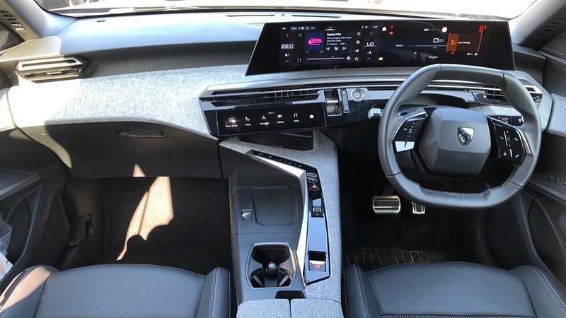 Used Peugeot 3008 Allure 134 HP (98 kW) 2024 Grey SUV