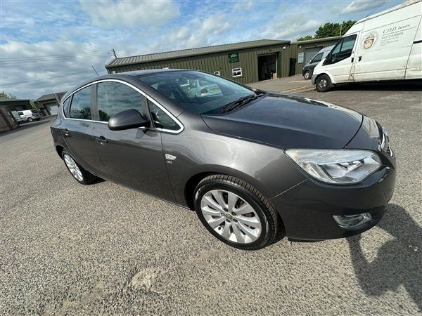Grey Used 2011 Vauxhall Astra Hatchback | £3,495 (Fair price) - Image 1/1