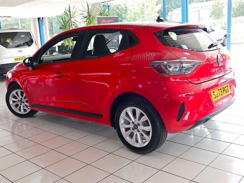 Used Renault Clio V Evolution 90 HP (66 kW) 2024 Red Hatchback
