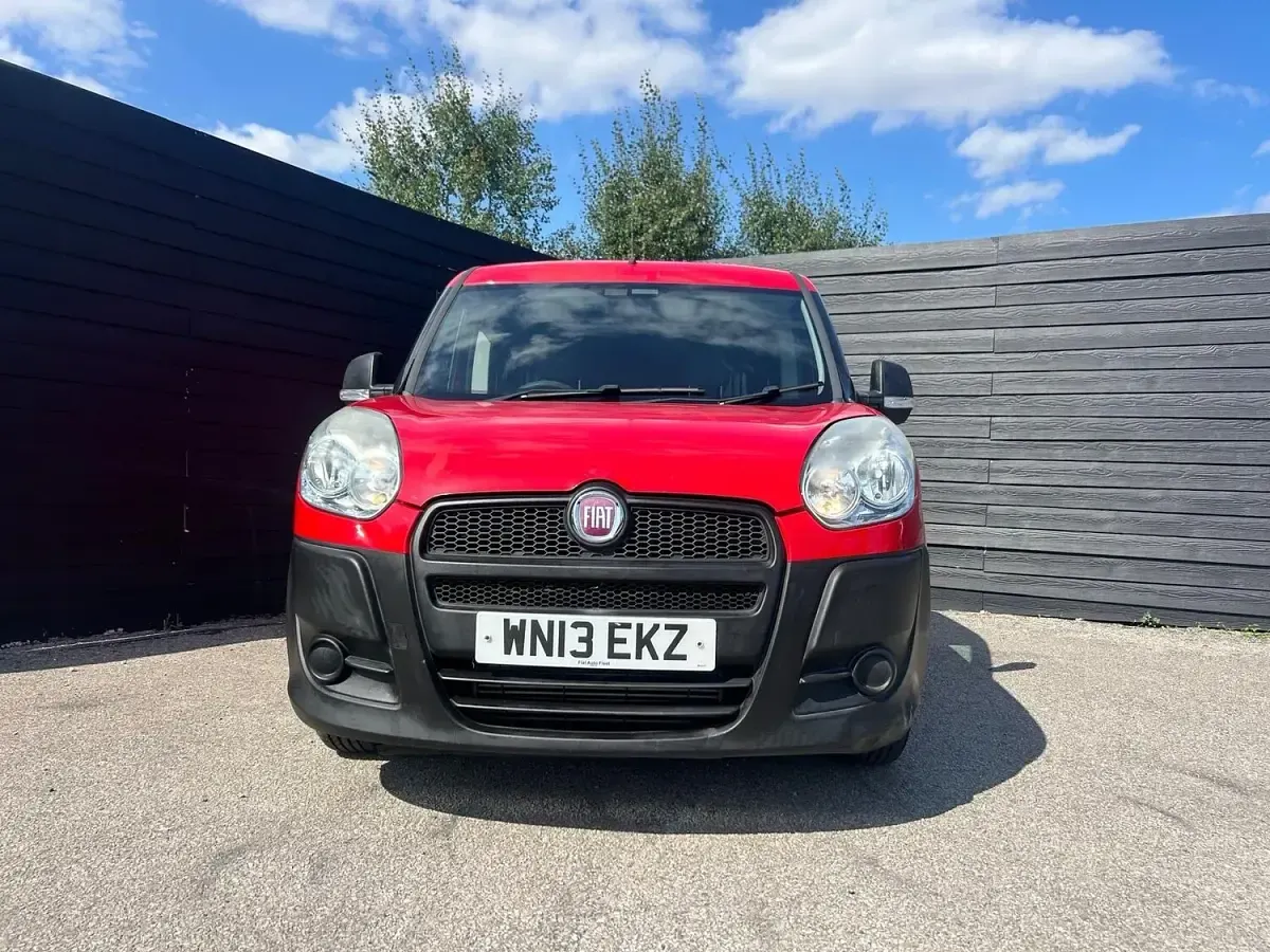 Used Fiat Doblò 2013 Red MPV