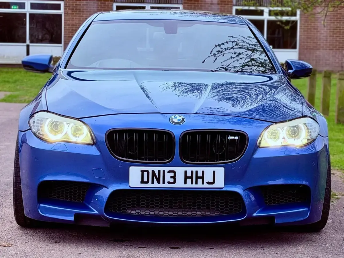 Second-hand BMW M5 Comfort Edition 2013 Albastru Berlinǎ