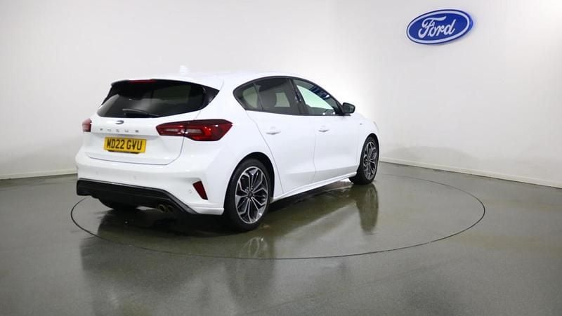 Used Ford Focus ST-Line 125 HP (91 kW) 2022 White Hatchback