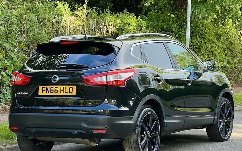Used Nissan Qashqai Tekna 110 HP (80 kW) 2016 Black SUV