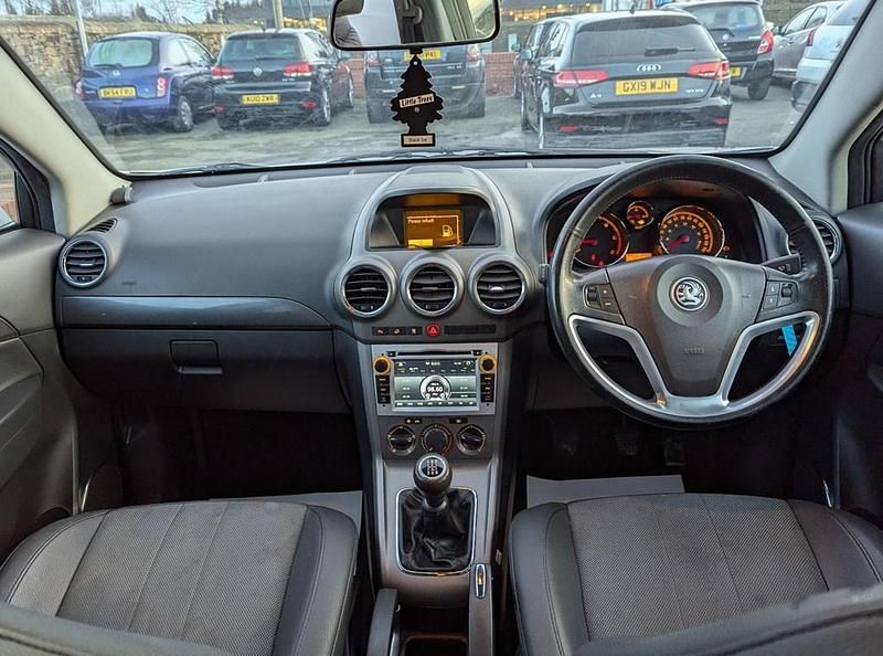Used Vauxhall Antara 150 HP (110 kW) 2010 White SUV