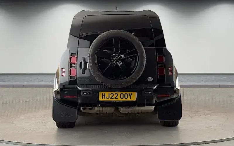 Used Land Rover Defender HSE Dynamic 249 HP (183 kW) 2025 SUV