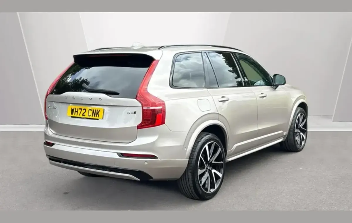 Używany Volvo XC90 Ultimate 250 KM (183 kW) 2023 Bright dusk SUV