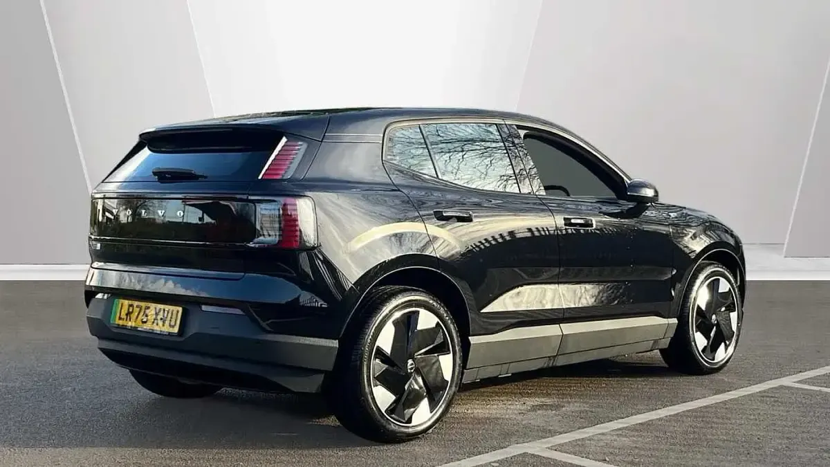 Nouă Volvo EX30 Performance 314 kW (428 CP) 2025 Negru SUV