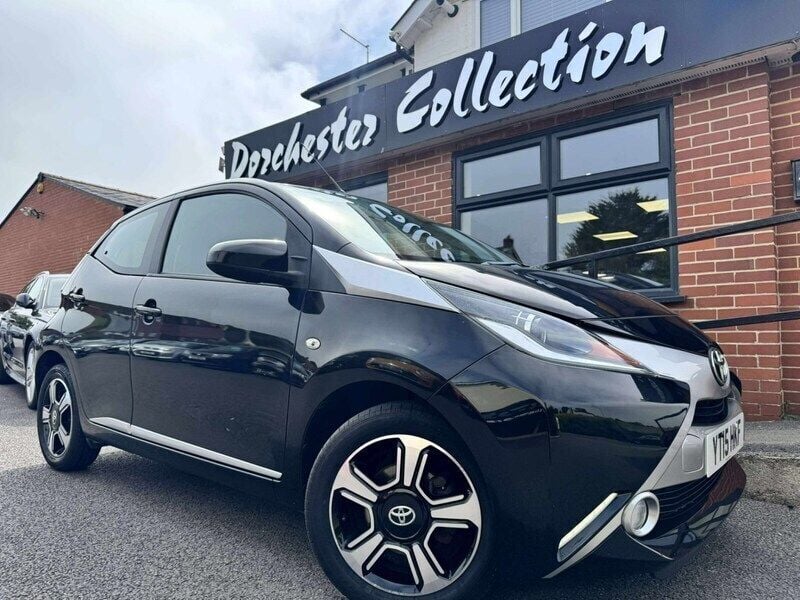 Black Used 2015 Toyota Aygo X-clusiv Hatchback | £7,295 (Fair price) - Image 1/4
