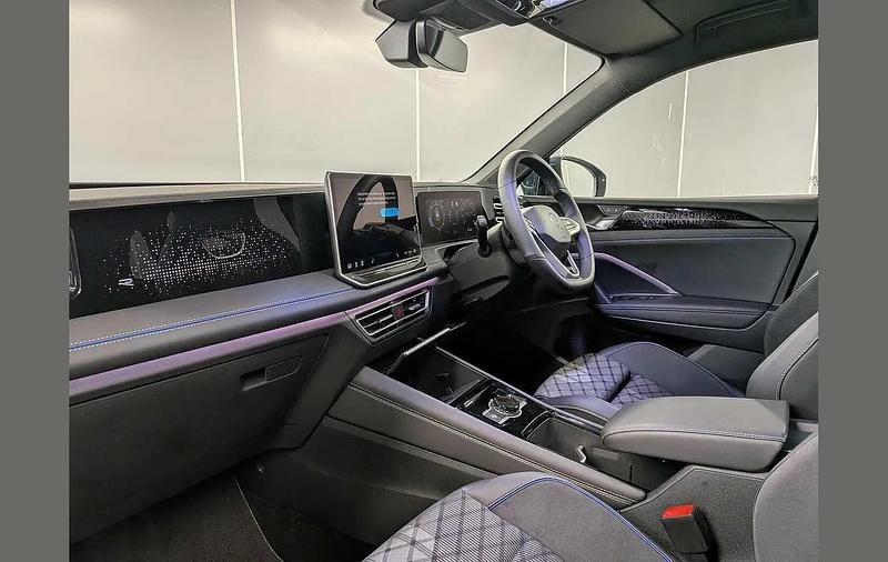 Używany VW Tiguan R-line 150 KM (110 kW) 2026 Niebieski SUV